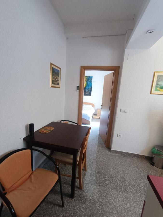 Apartmani Centar Starigrad Paklenica Eksteriør billede