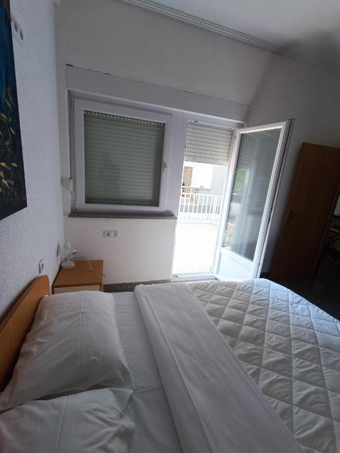 Apartmani Centar Starigrad Paklenica Eksteriør billede