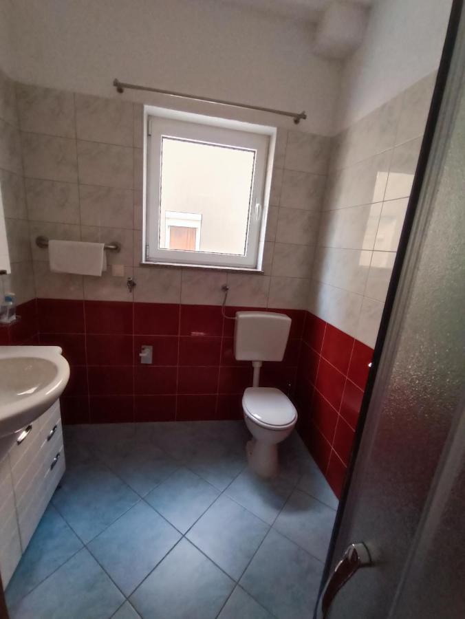 Apartmani Centar Starigrad Paklenica Eksteriør billede