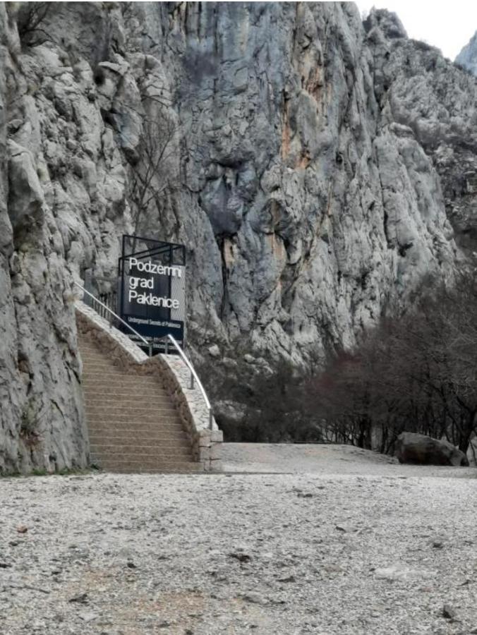 Apartmani Centar Starigrad Paklenica Eksteriør billede