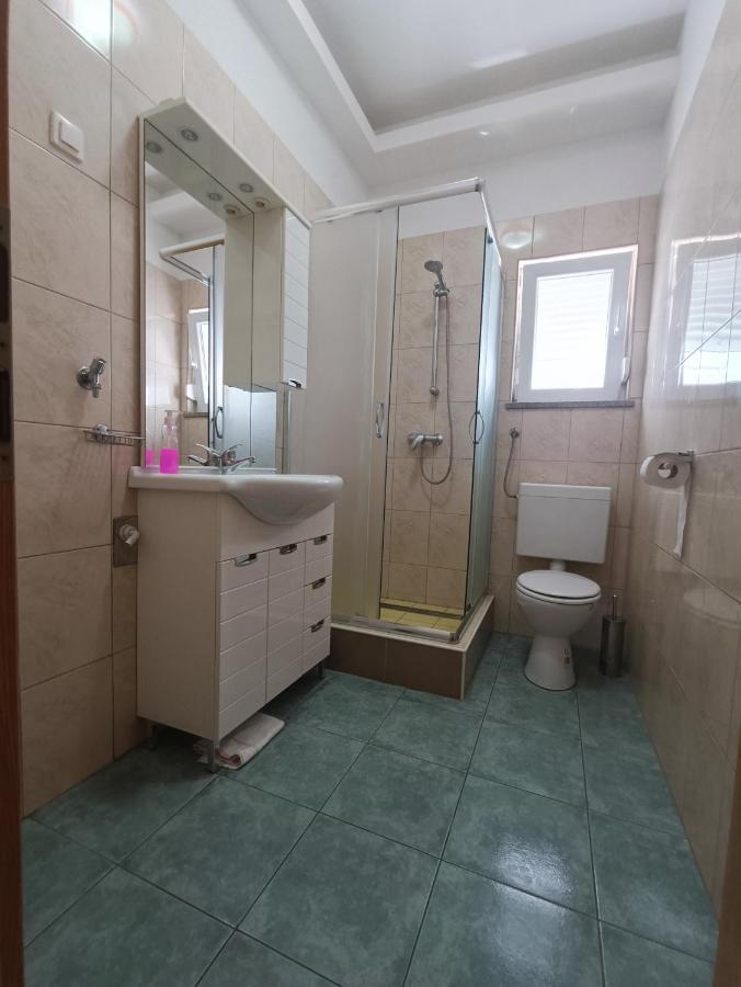 Apartmani Centar Starigrad Paklenica Eksteriør billede