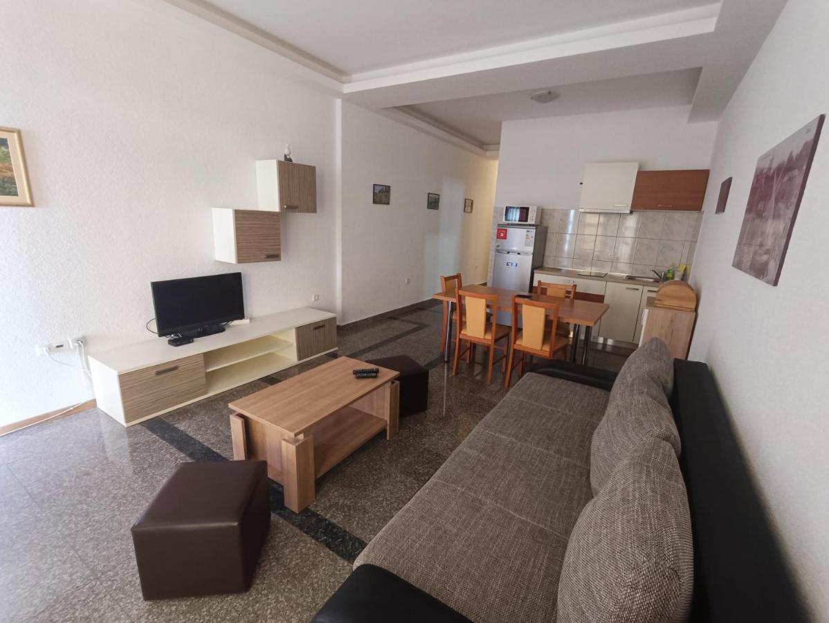 Apartmani Centar Starigrad Paklenica Eksteriør billede