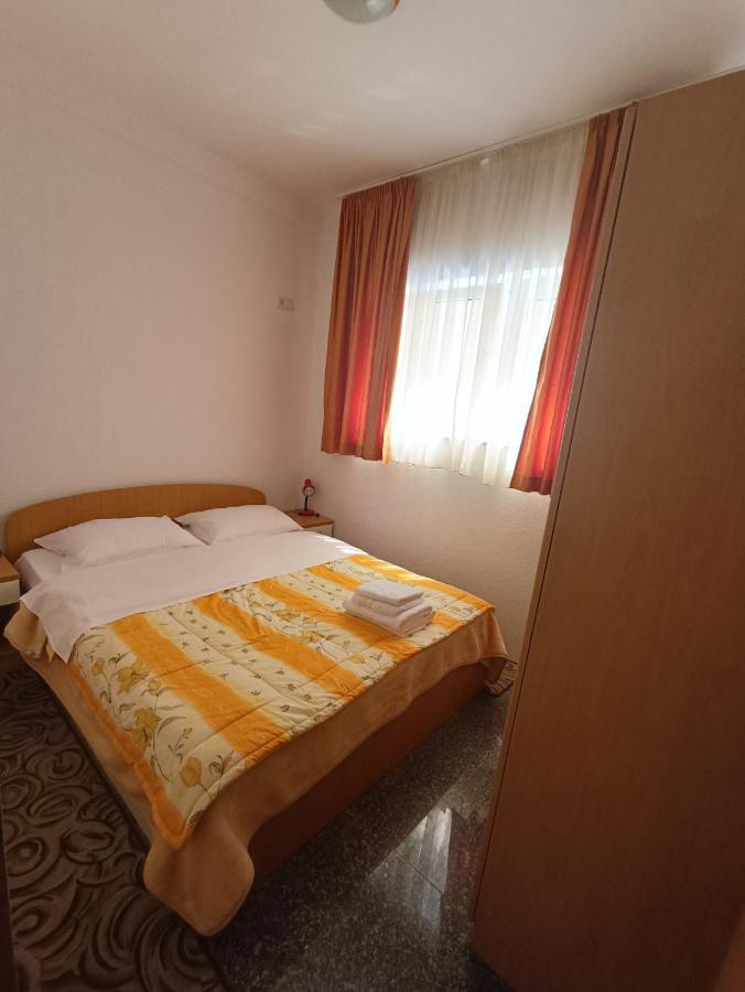 Apartmani Centar Starigrad Paklenica Eksteriør billede