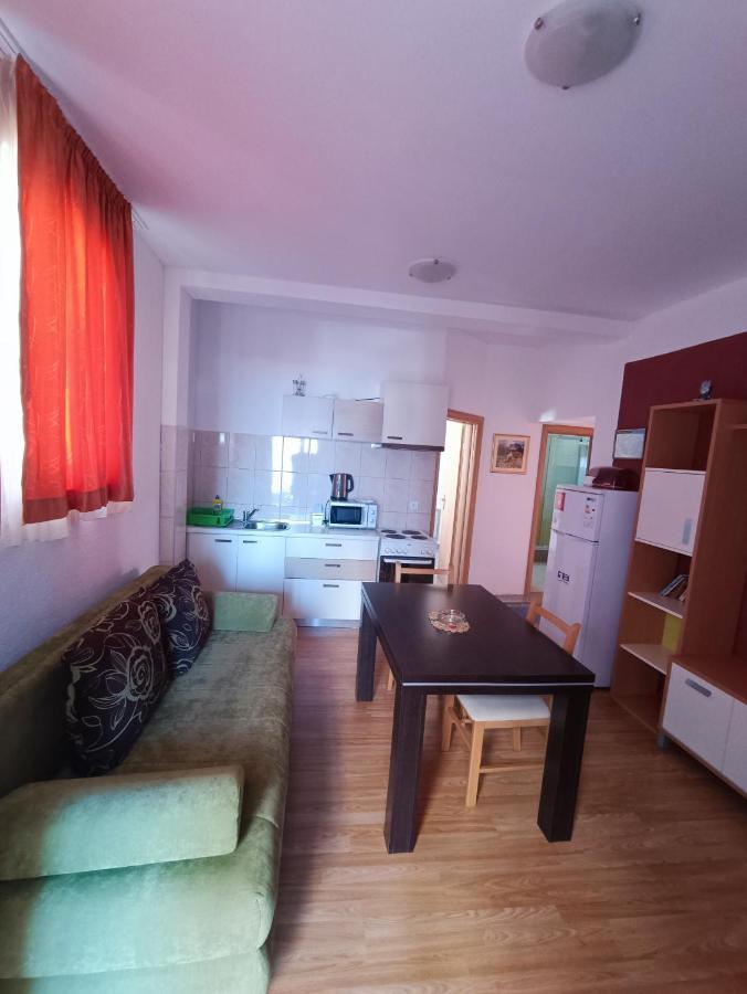 Apartmani Centar Starigrad Paklenica Eksteriør billede