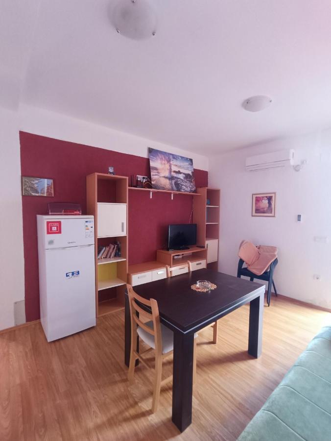 Apartmani Centar Starigrad Paklenica Eksteriør billede