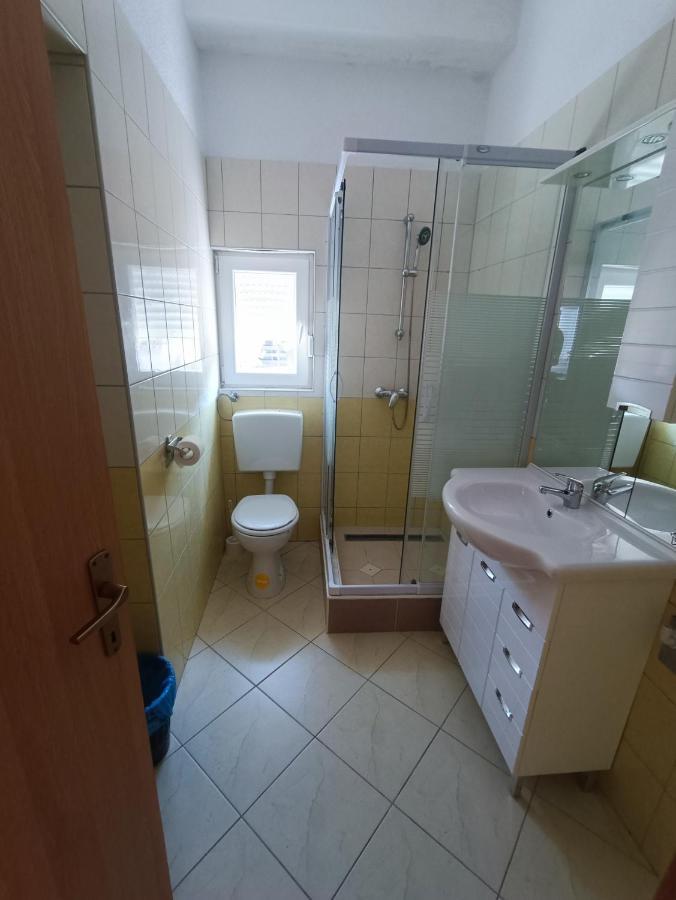Apartmani Centar Starigrad Paklenica Eksteriør billede